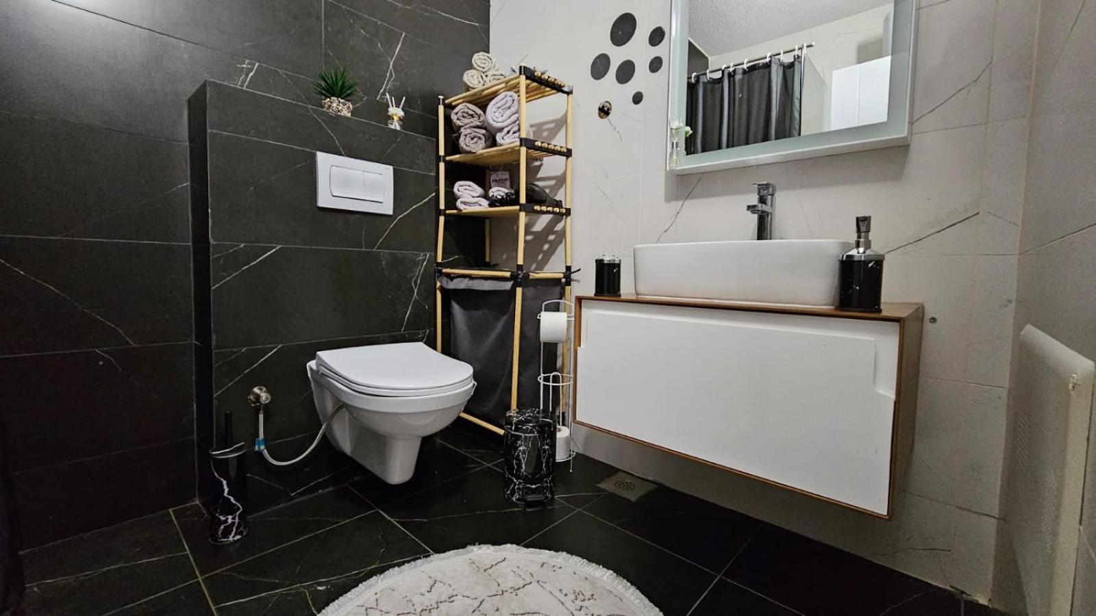 Value Living Apartment Феризово Екстериор снимка